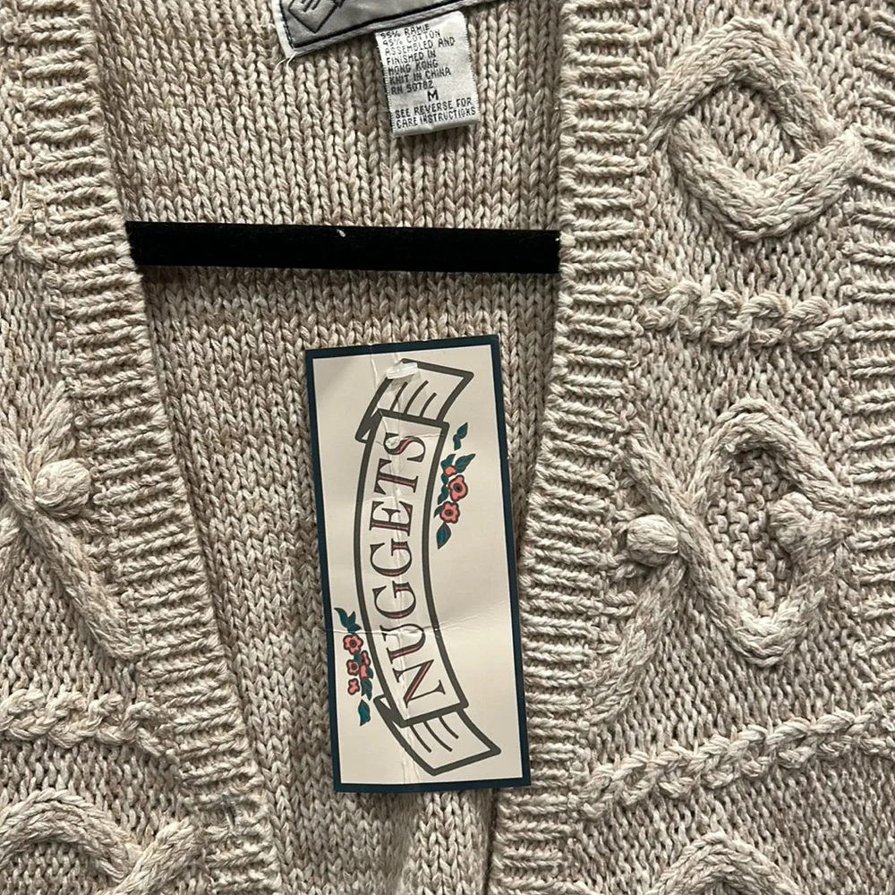 New with tags gray sweater vest size medium - Picture 3 of 3